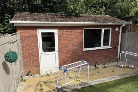 Garage / Home Office / Playroom / Home Bar