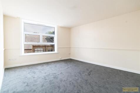 UPSTAIRS ROOM3