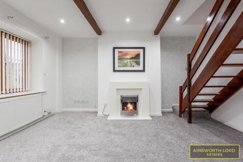 LARGE LIVING ROOM