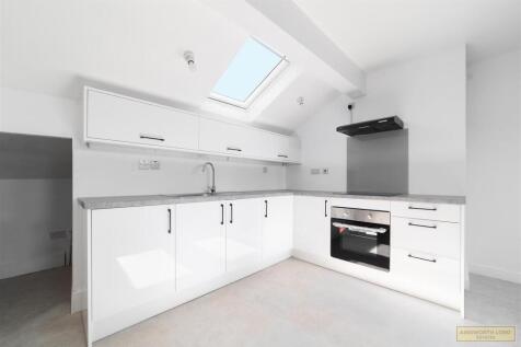 FITTED KITCHEN