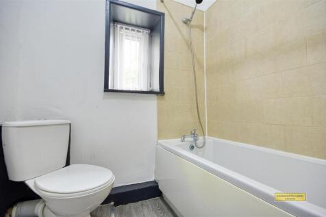 Bathroom with Shower Over