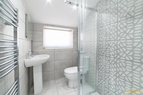 DOWSTAIRS WC/SHOWER