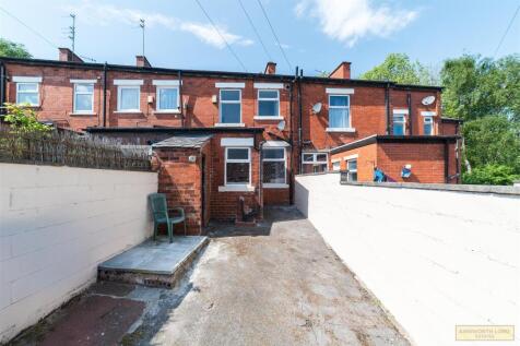 LARGE REAR YARD