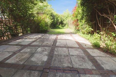 Ladysmith Avenue 