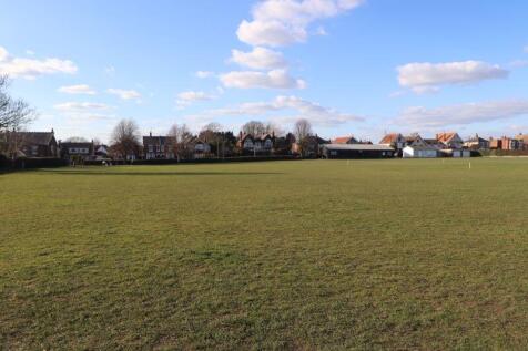 RECREATION GROUND NEAR BY 