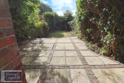 Ladysmith Avenue 