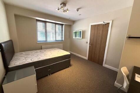 94/96Railway Bedroom