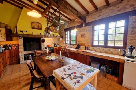 Property Image 4