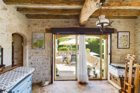 Property Image 4