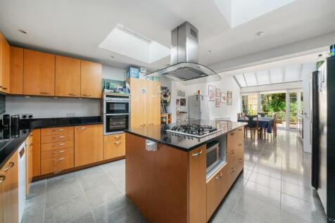 Naesby Close-No Watermark-4.jpg