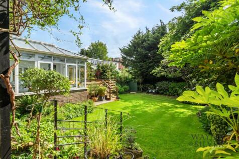 West Heath Gardens-8.jpg