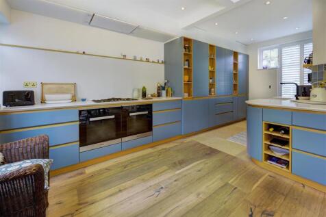 86 Hampstead Way kitchen.jpg