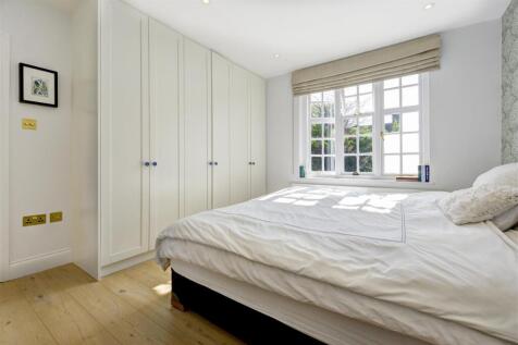 86 Hampstead Way bed 1.jpg