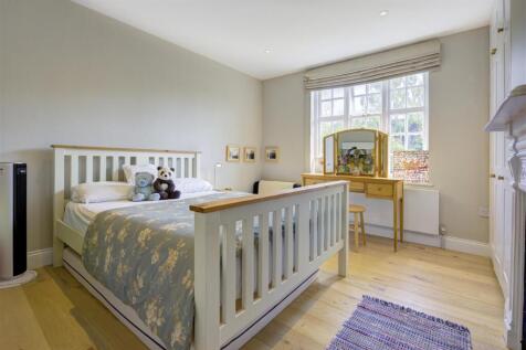 86 Hampstead Way bed 2.jpg