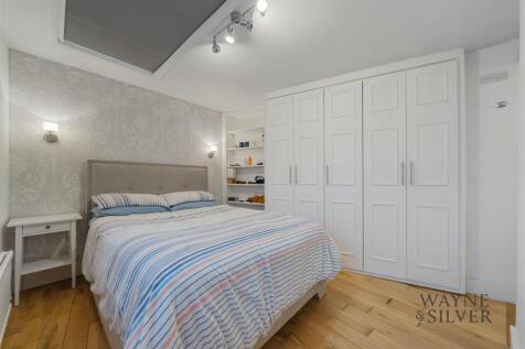 Holly Hill, NW3