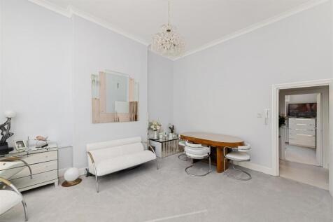 Flat 2, 10 Belsize Crescent Hi-3.jpg