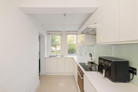 Flat 2, 10 Belsize Crescent Hi-12.jpg