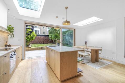 KITCHEN1 (5).jpg