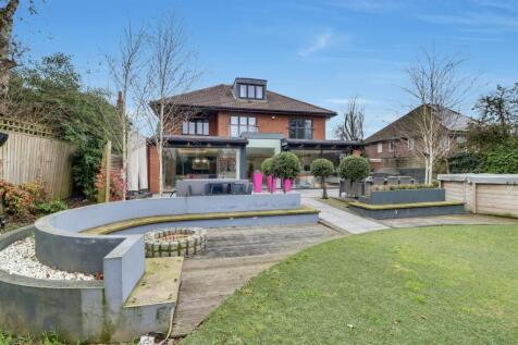 FIREPIT AND HOUSE.jpg