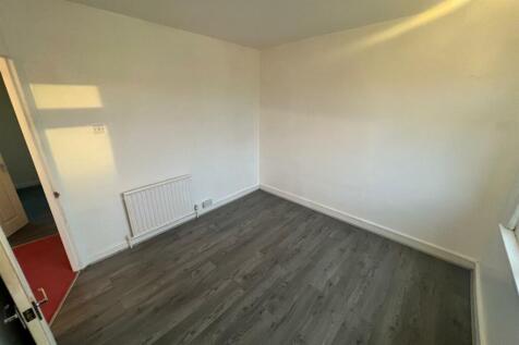 Rear first floor double bedroom
