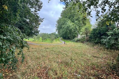 Edgwick Park next to the apartment
