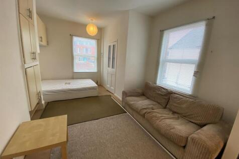 Studio Flat