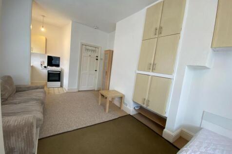 Studio Flat