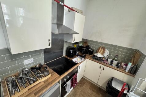 Studio 1 - Kitchen Area