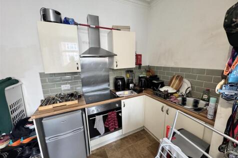 Studio 1 - Kitchen Area