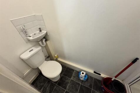 Studio 9 - Ensuite Shower Room