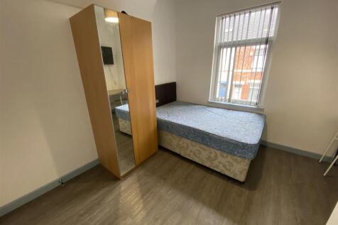 Ensuite Bedroom 2