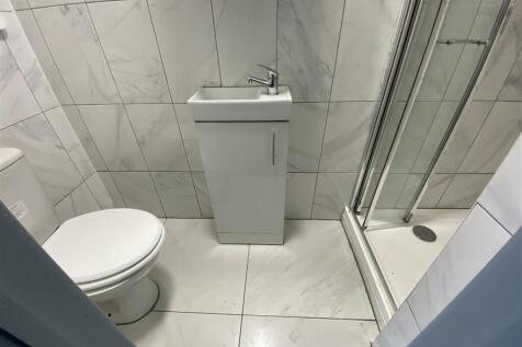 Ensuite Shower Room 2