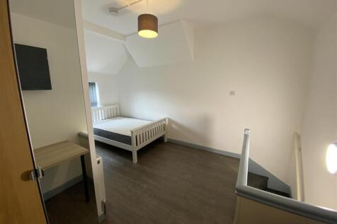 Ensuite Bedroom 4 - Second Floor