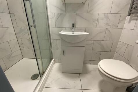 Ensuite Shower Room 4