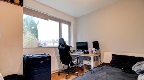 Bedroom .JPG