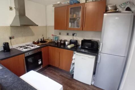 Kitchen 2.jpg