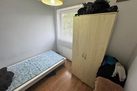 Bedroom--.jpg