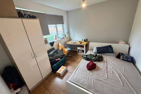 Bedroom---.jpg