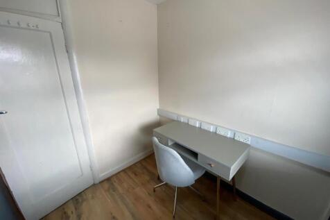 Bedroom 3 / Study