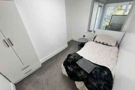 BEDROOM (GROUND FLOOR)