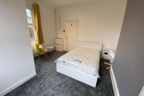 Ensuite Bedroom 2