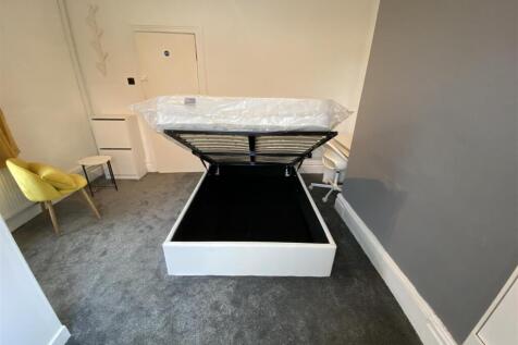 Ensuite Bedroom 2