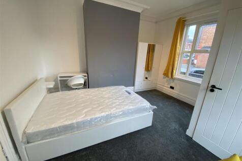Ensuite Bedroom 2