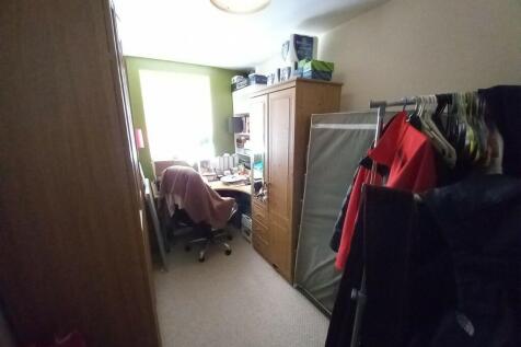 FRONT BEDROOM 2
