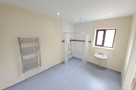 EN-SUITE WET ROOM 
