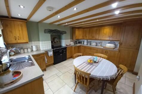 1 - KITCHEN DINER