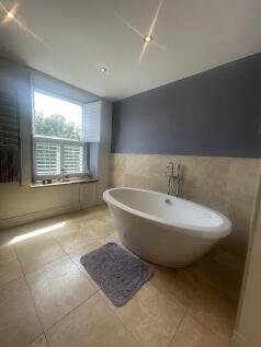 BATH/SHOWER ROOM 