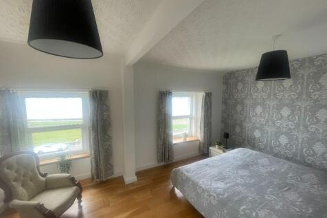 FRONT BEDROOM 4