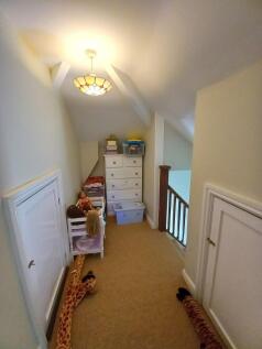 2ND FLOOR LANDING