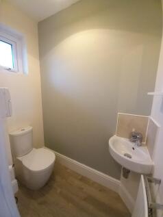 FITTED CLOAKROOM
